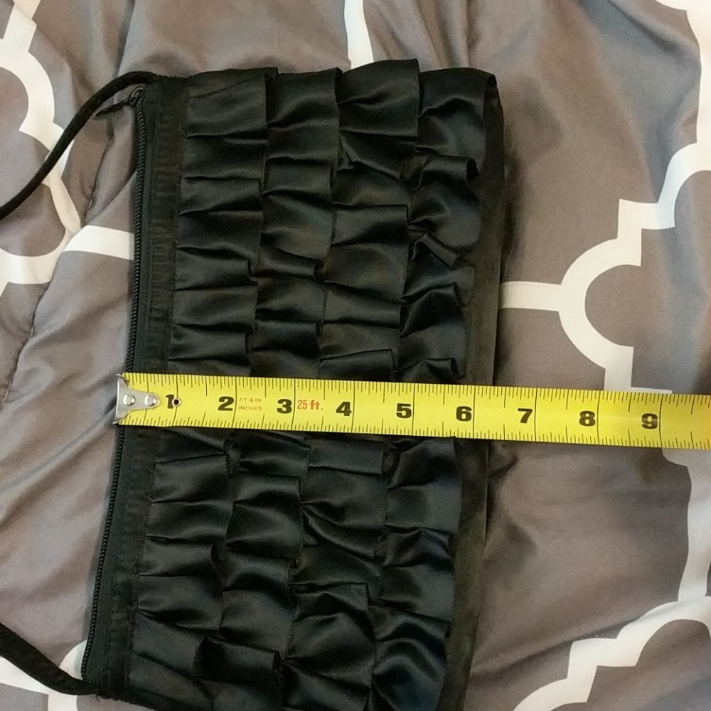 NWOT Black Ruffel Purse - Picture 7 of 8
